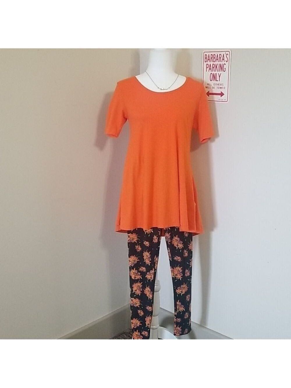 LULAROE 2 PIECE SZ XS TUNIC WITH LEGGINGS - Picture 1 of 7